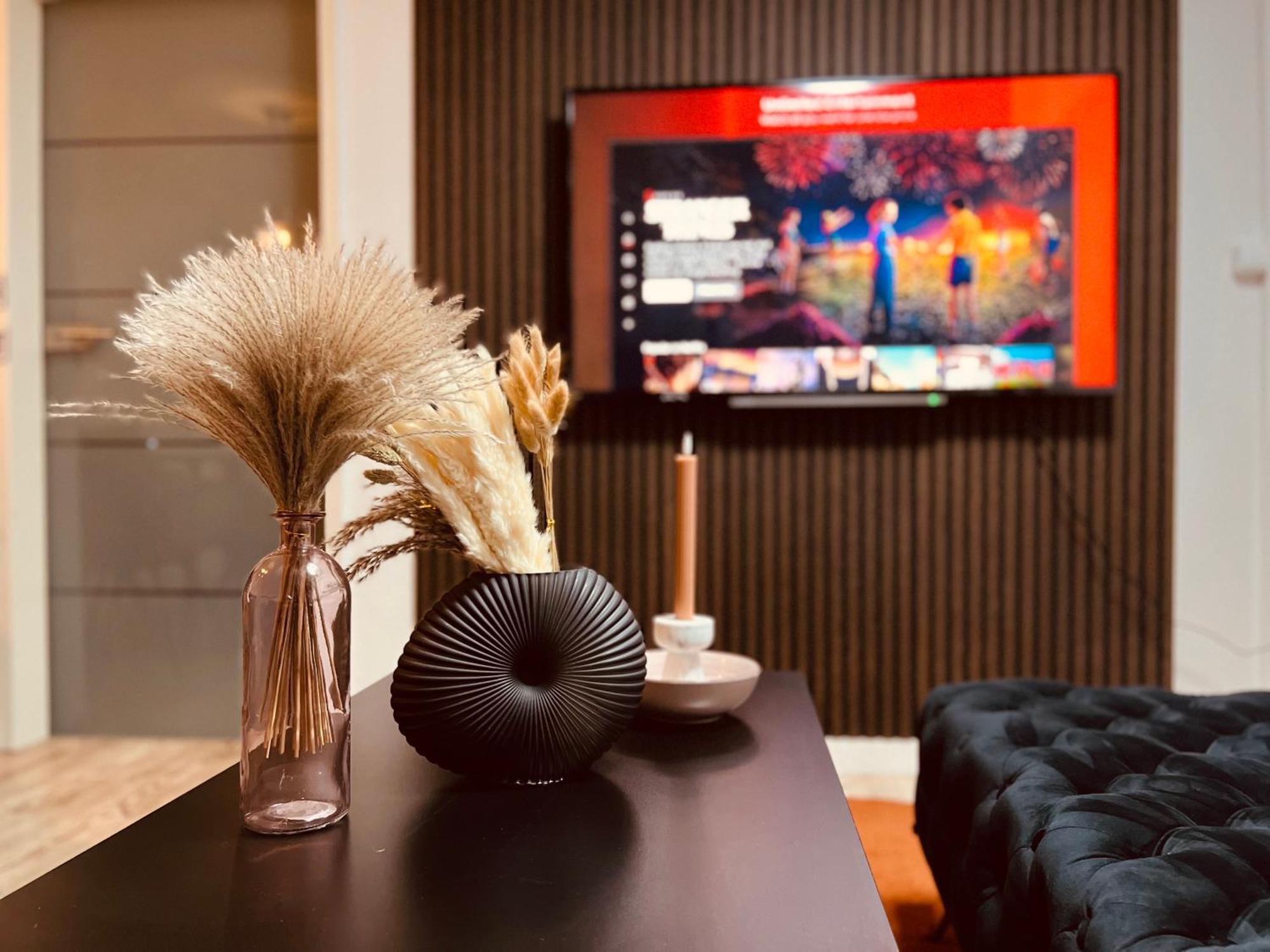 Cologne Luxe Living: Opulent Elegance Unleashed Apartment Exterior photo